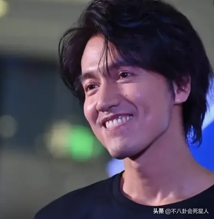 至今未婚的7位港台男神，个个身价不菲，最大61岁最小40岁