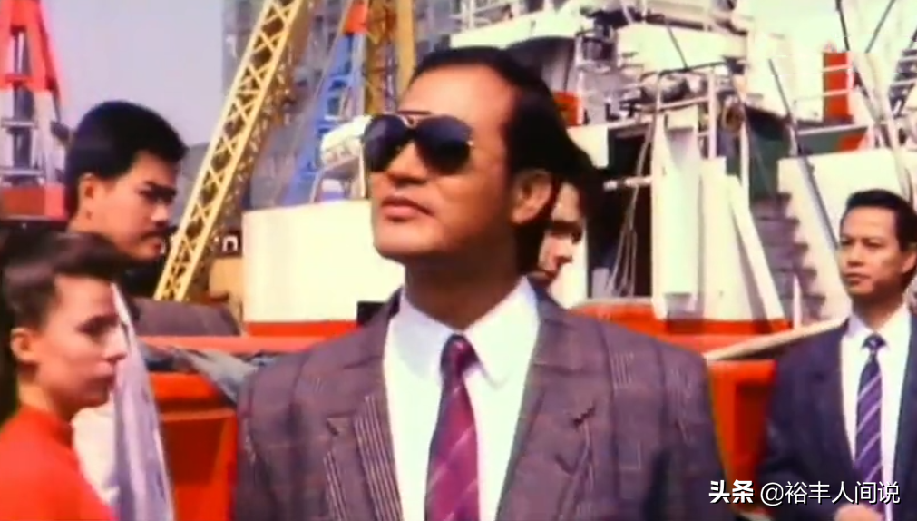 70岁武打巨星狄威罕露面！两鬓斑白仍显精神，曾一拳打断成龙鼻梁