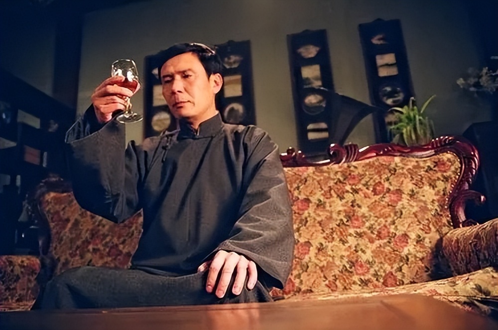 著名演员姚安镰，缺失女儿童年有愧疚，离婚后和女儿相互依靠