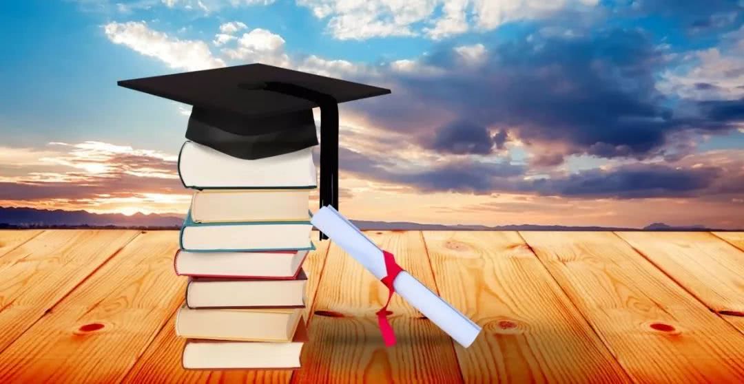 22届高校毕业生首次突破千万，就业难问题突出，名校背景也行不通