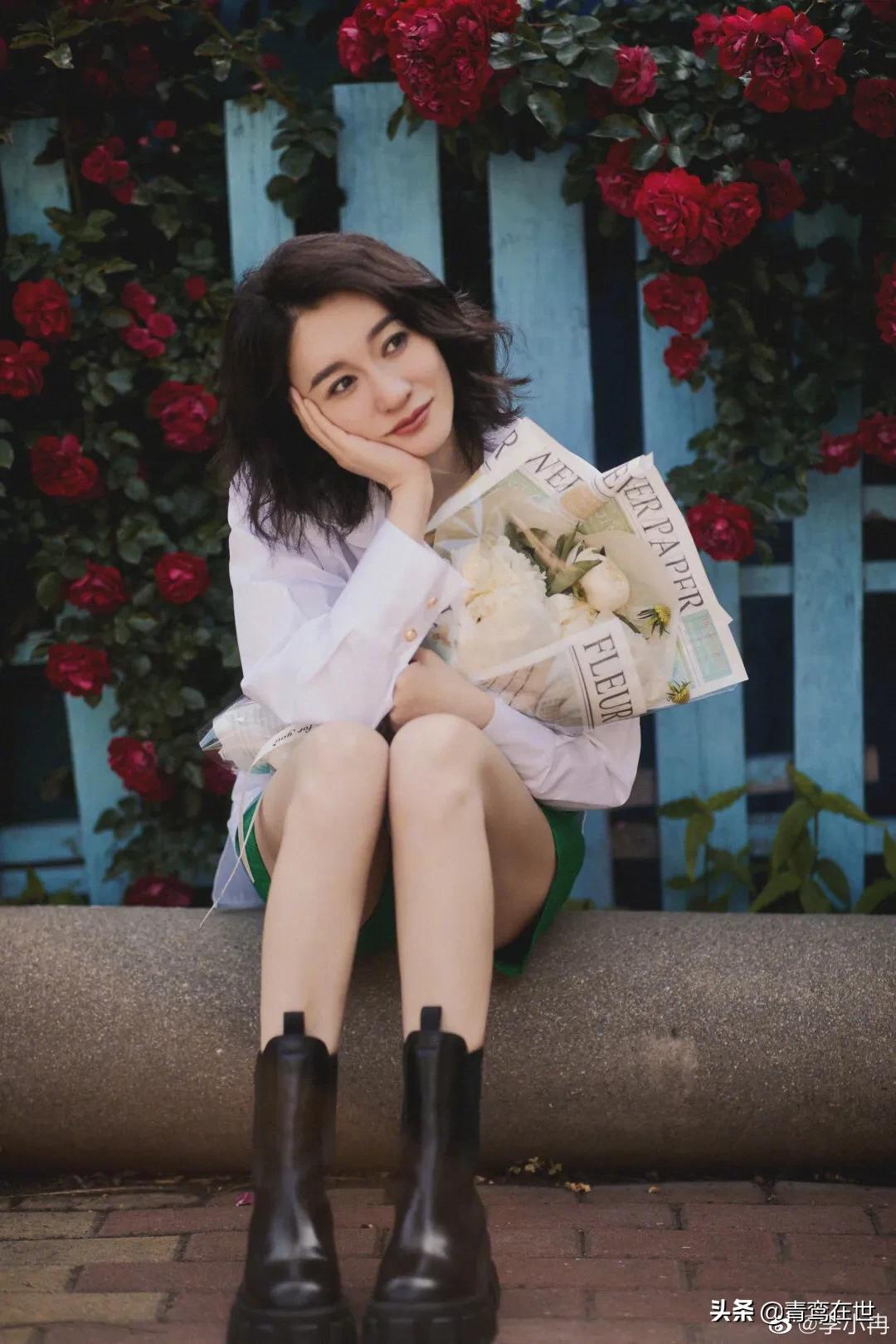 李小冉浪漫文艺风大片，温柔气质似少女