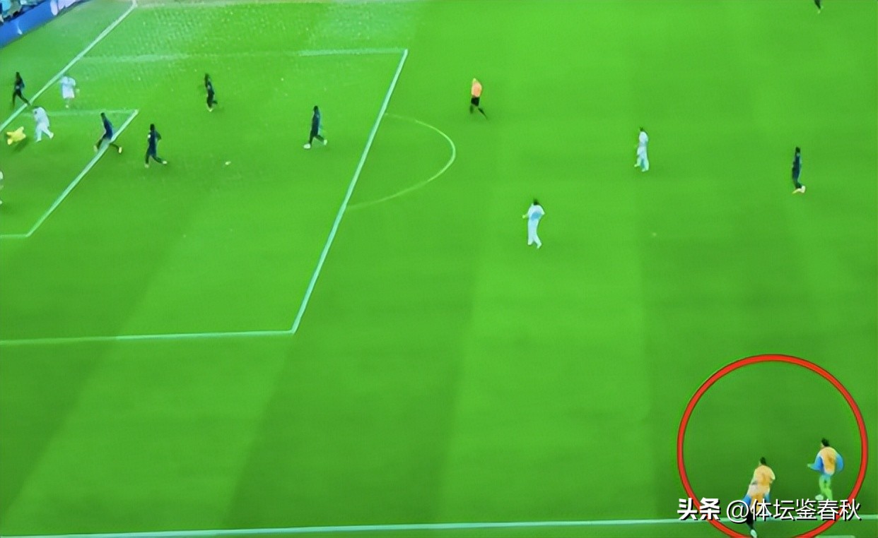 争议点球阿根廷痛失世界杯冠军（意外！法媒要求国际足联取消阿根廷世界杯冠军：梅西进球明显违规）