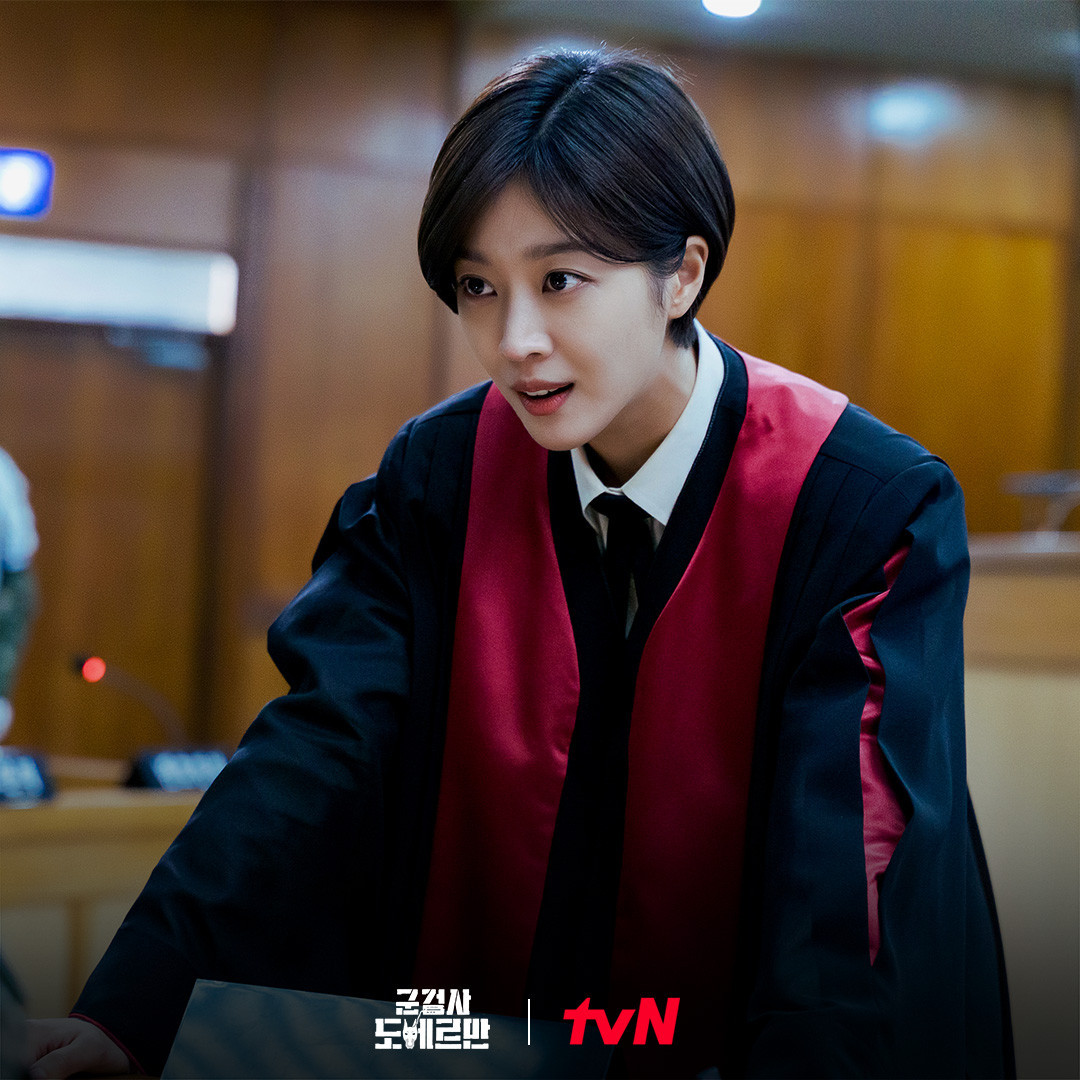 2022上半年播放量最多韩剧出炉！《军检察官多伯曼》成黑马