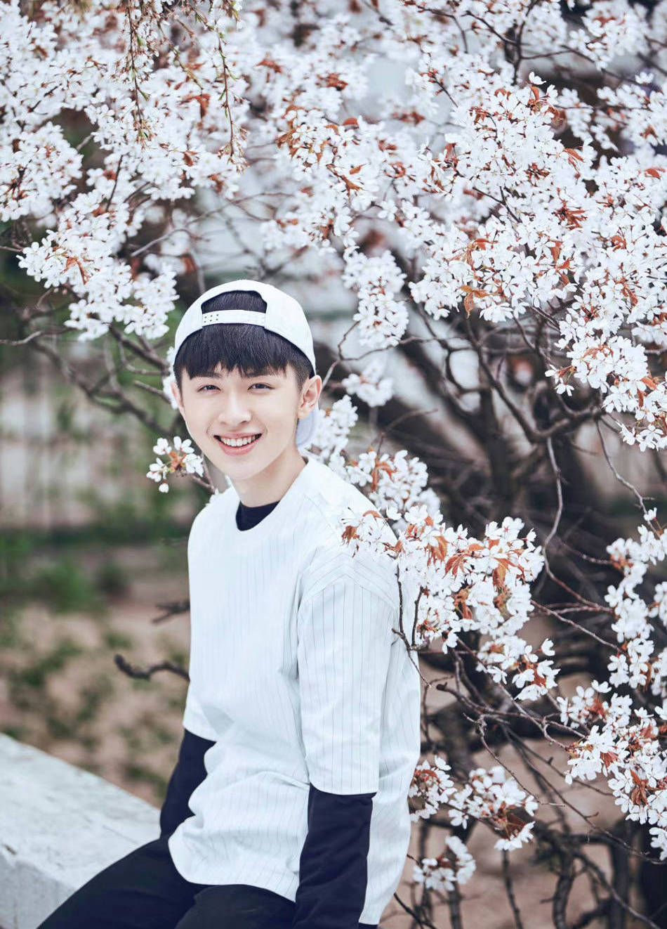 白鹿圈内好友张逸杰回应过度举铁 晒肌肉照荷尔蒙爆棚