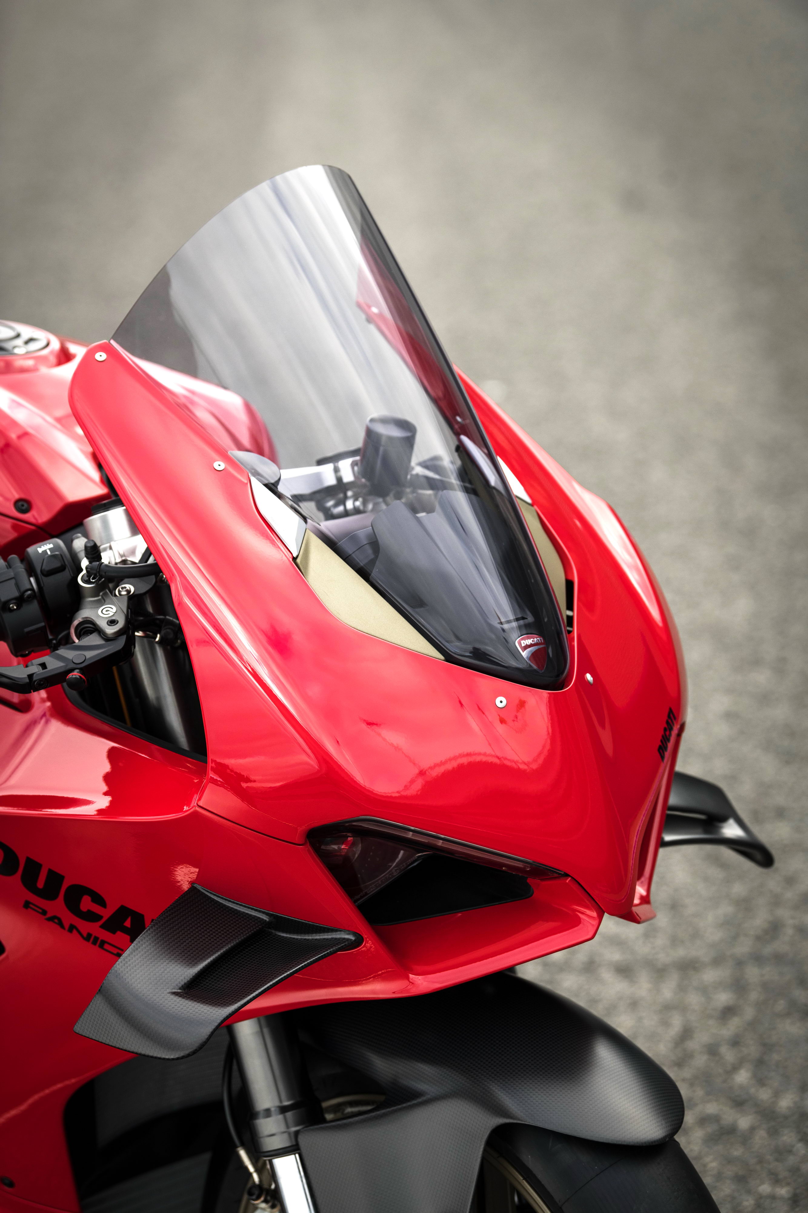 真实赛车数据包(换装赛车套件的杜卡迪 2022 panigale v4/v4 s