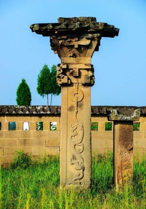 图片源自网络侵权即删四川达州渠县汉阙坛庙阙:位于大型的坛庙大门