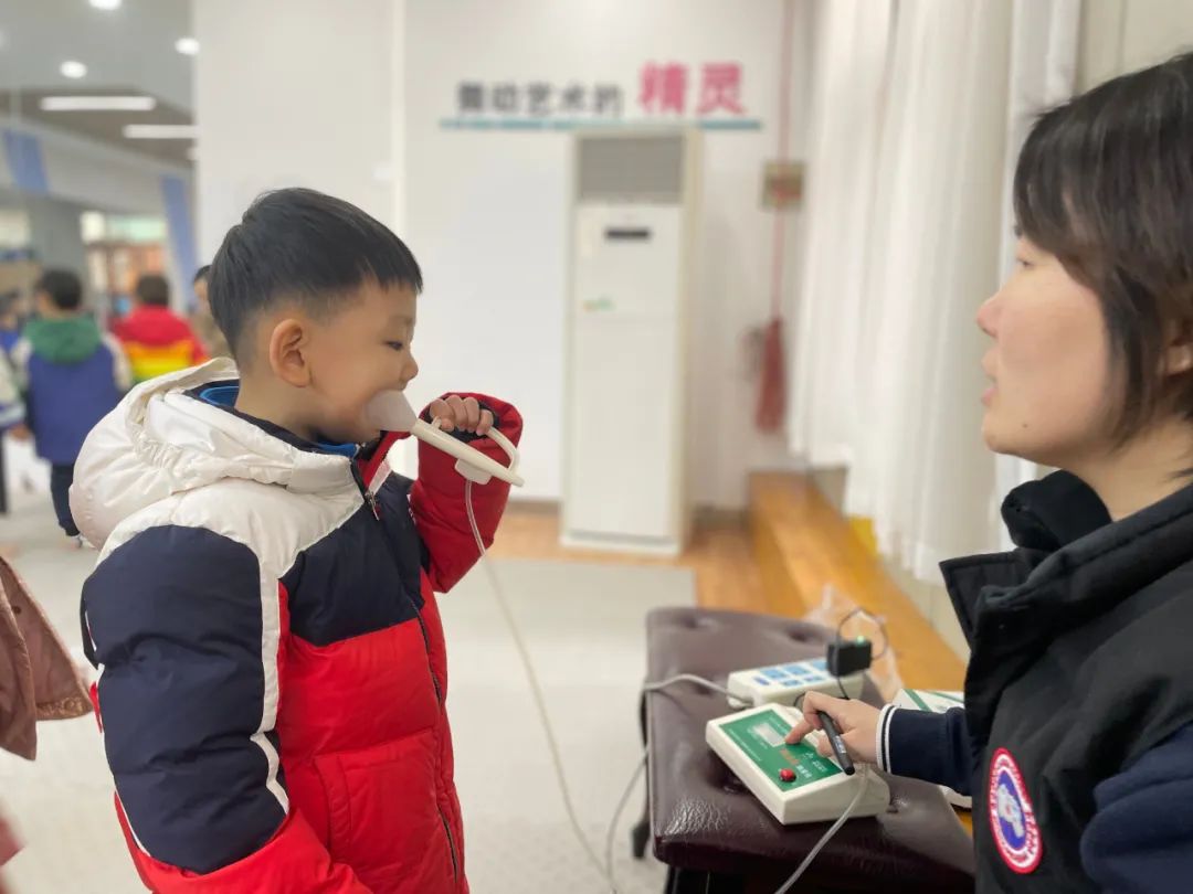 足球pda測試是什么（金水一幼開展全國校園足球特色幼兒園系統平臺PDA測試）