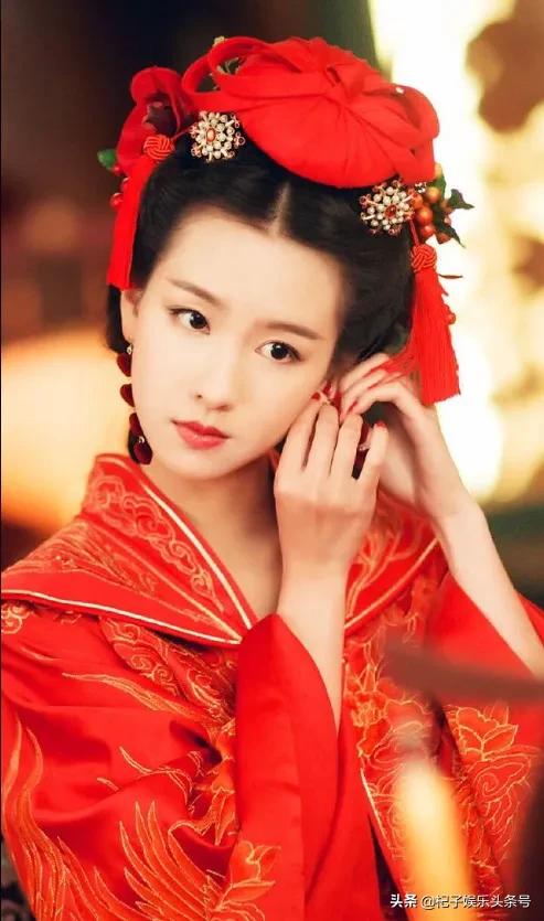 电影版《花千骨》路透照来了，看完陈都灵的造型，确定这是花千骨