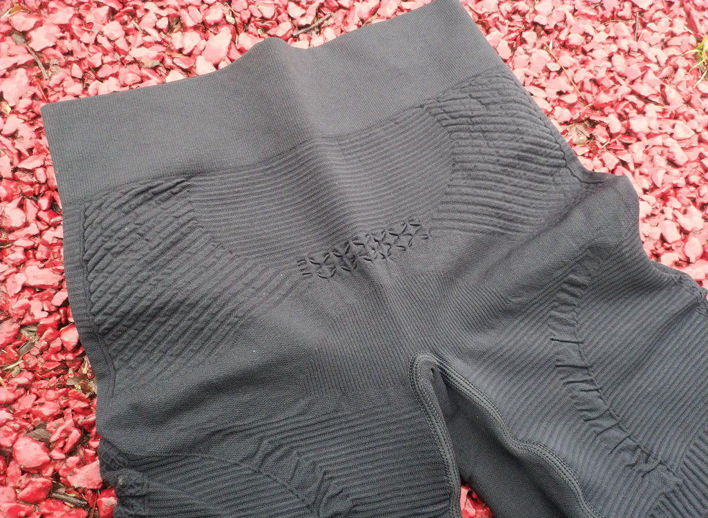 跑步衣裤怎么选？背心短裤还是压缩衣裤？看速力达SURIDA护芯如何
