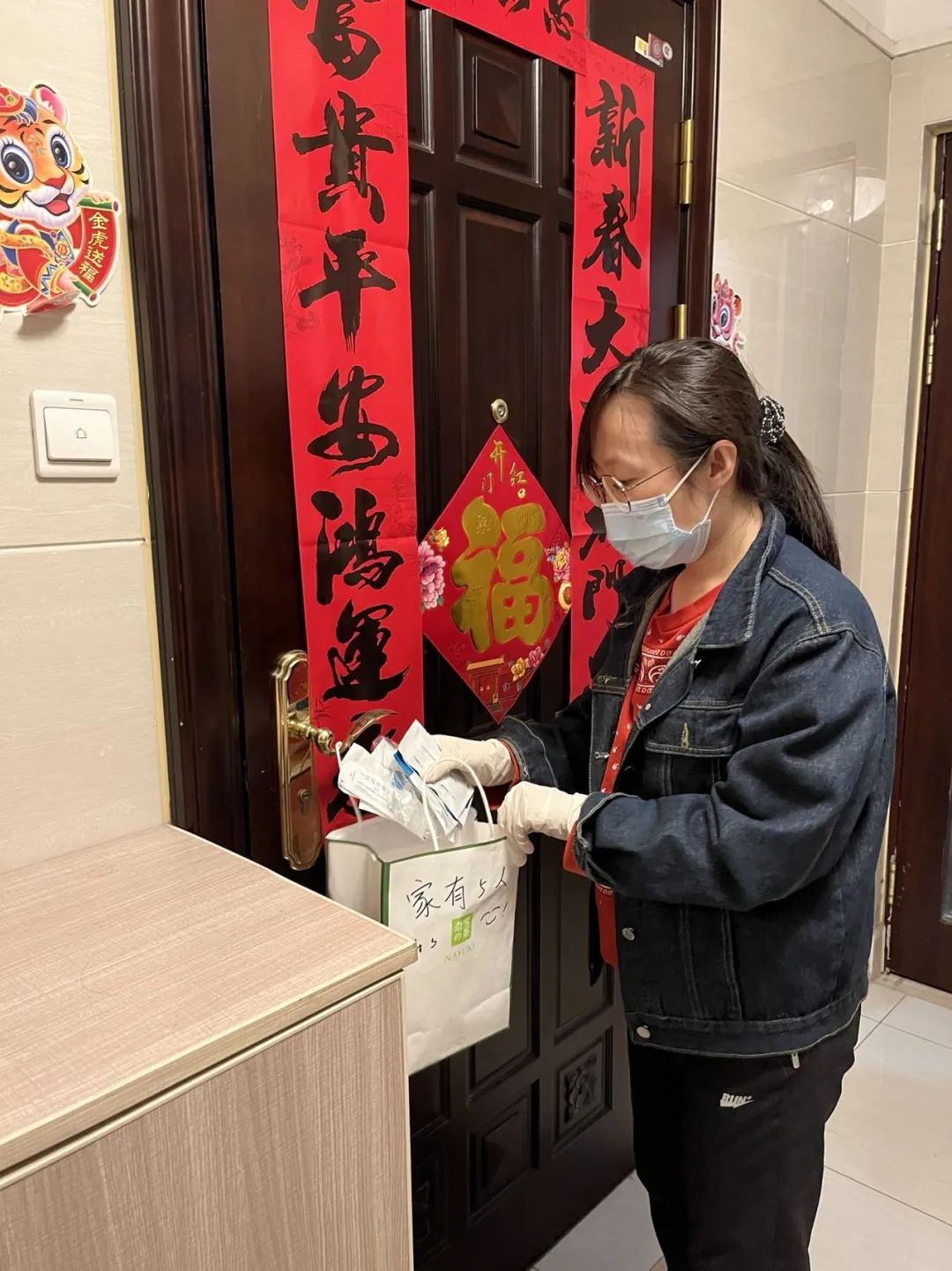 党旗飘扬丨青春战“疫”显担当——太原美术馆（太原画院）青年党员在行动（二）