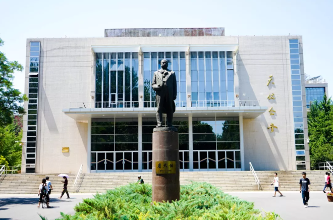 百年前，他打破中国人不能自建铁路的妄言！百年后，这条铁路连接起冬奥梦想！