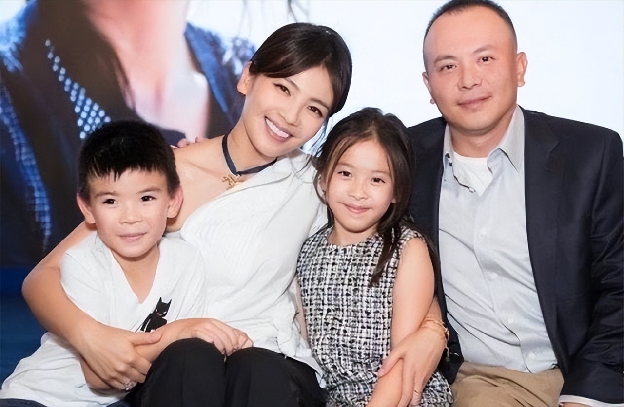 同为军艺出身，这12个女星命运不同：有人视后大满贯，有人被唾弃