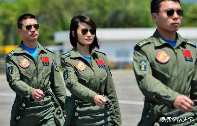 她是中国首个战机女飞行员，年仅30岁逝世，父母：交给党不后悔