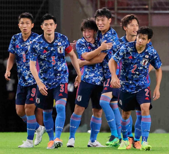 碾压！数据示国足东亚杯苦吞连败 或0-3输日本