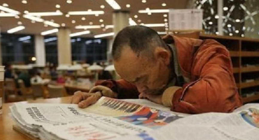 6年前，杭州拾荒老人意外身亡，只留下厚厚一叠泛黄的纸张