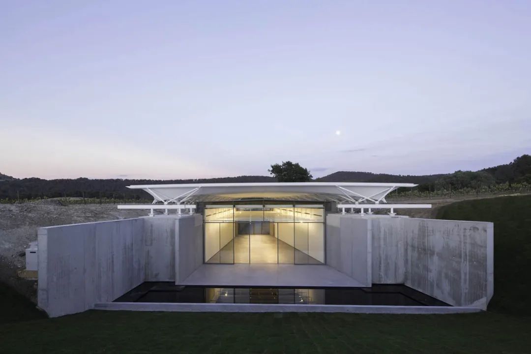 建筑界的木桶酒标大集，普利兹克大师云集的拉寇特酒庄