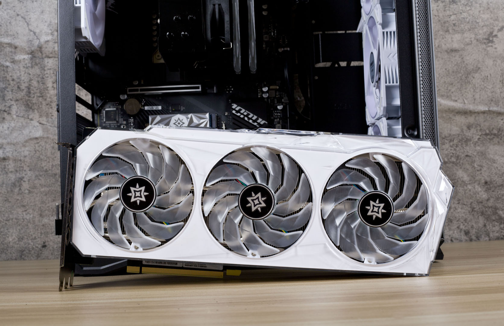 双网面开孔光污染+散热拉满，爱国者YOGO M2 性能版体验