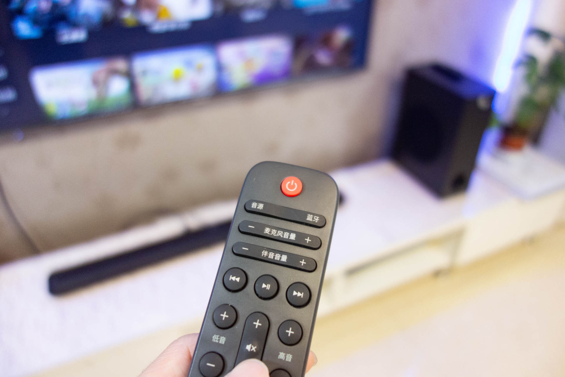 如何让客厅变成KTV？JBL KTV 350回音壁K歌不停
