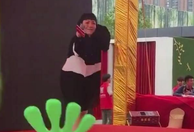 8位过气女明星窘况：卑微求工作，变脸被群嘲，徒留尴尬与心酸