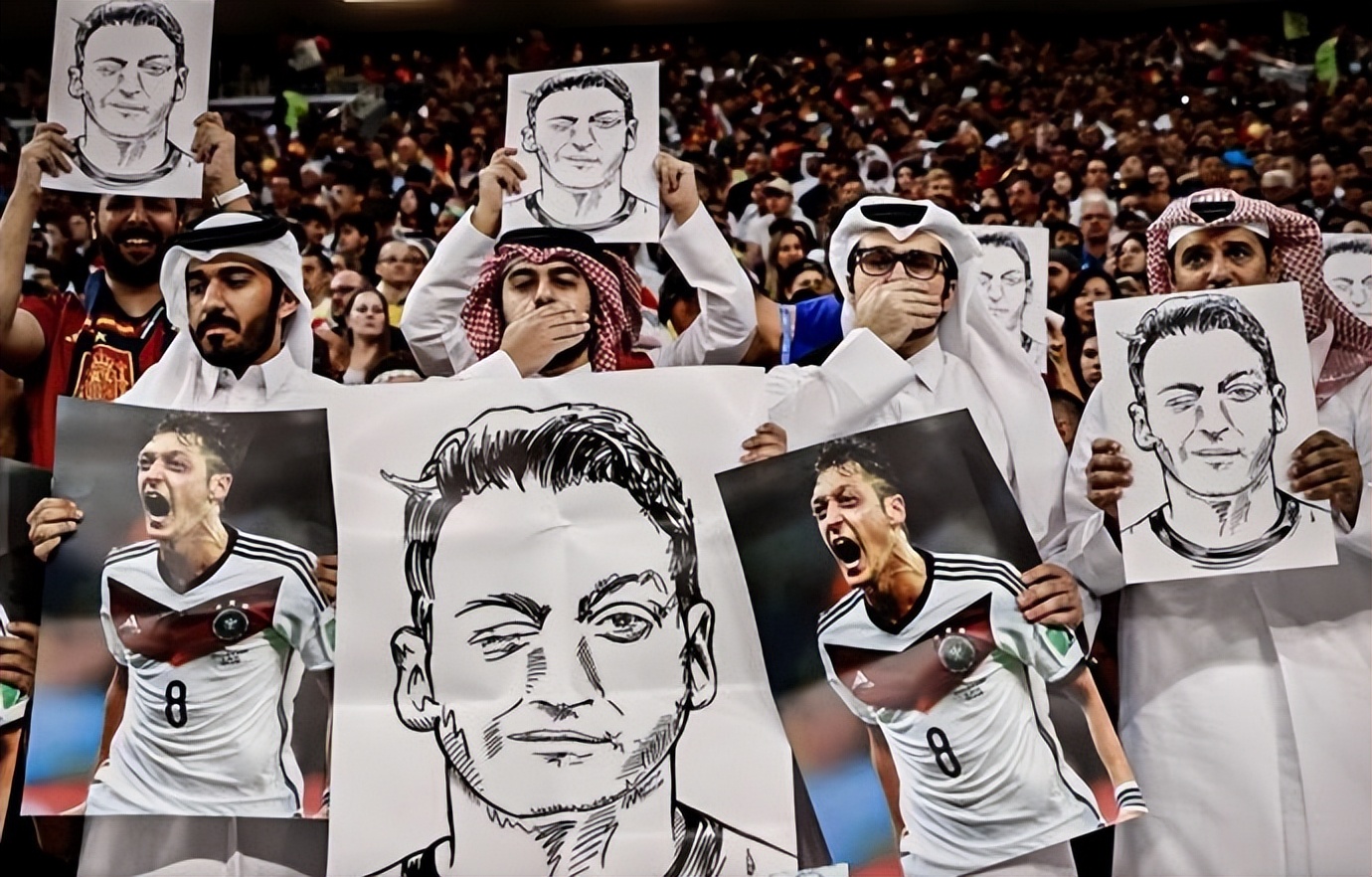 今年世界杯足球踩瘪（“捂嘴”？谁不会啊！世界杯德国队淘汰回国，赛前政治整活遭嘲讽）