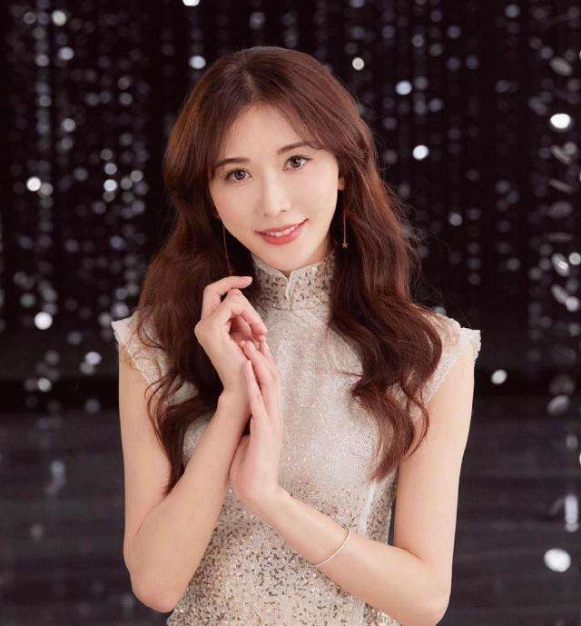 2022年开年，官方叫停明星高片酬！细扒8位明星片酬，个个很荒唐