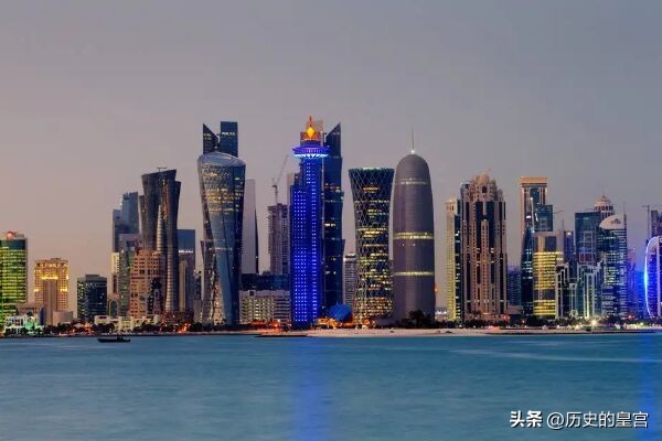 2000年世界杯冠军是哪个国家（世界杯举办国卡塔尔，数十年前还一贫如洗，脱英独立后因石油暴富）