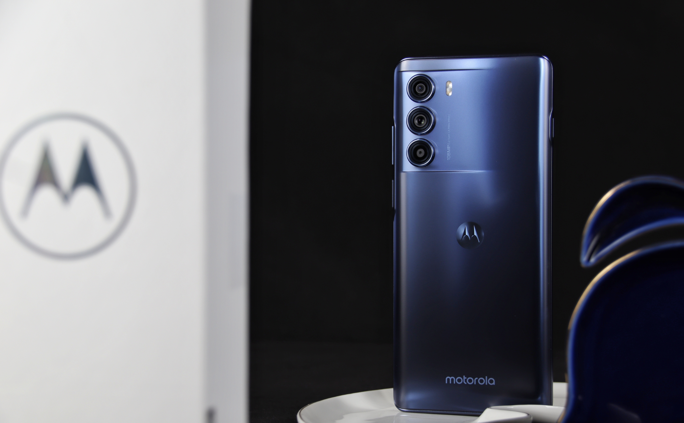 第四款:摩托罗拉 edge s30 冠军版