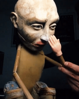 恐怖木偶的逼真动作让人又怕又爽,一张嘴隔壁小孩都吓哭了