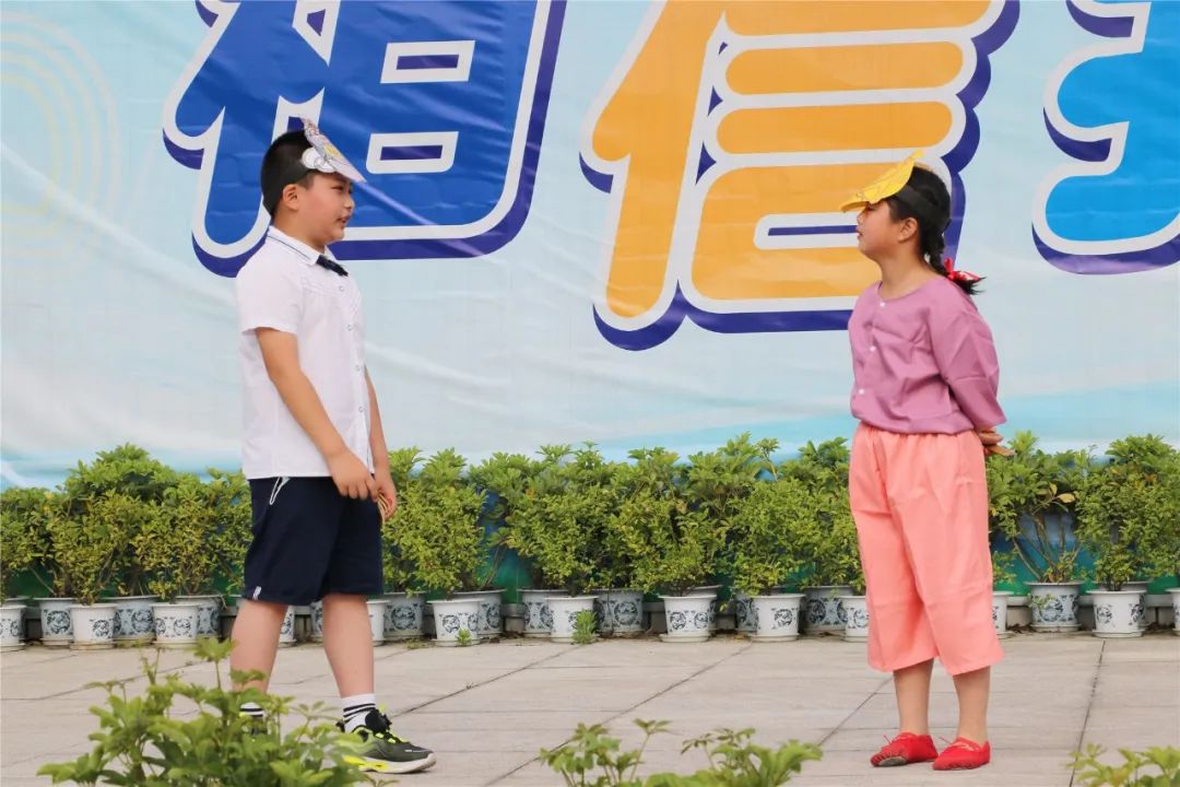 从心起步 健康成长｜实验小学外国语学校举行心理健康主题升旗仪式
