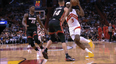 nba開場為什么有手勢招呼（NBA標(biāo)準(zhǔn)社交手勢：你太小了）