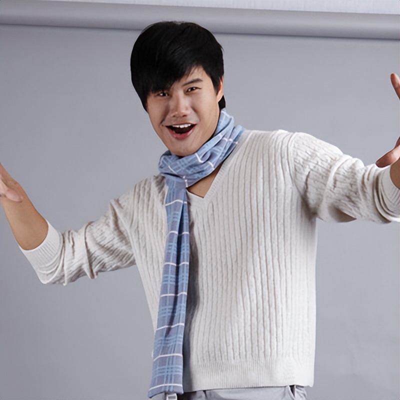 “网红鼻祖”后舍男孩：曾凭“对口型”火爆全网，如今怎么样了？