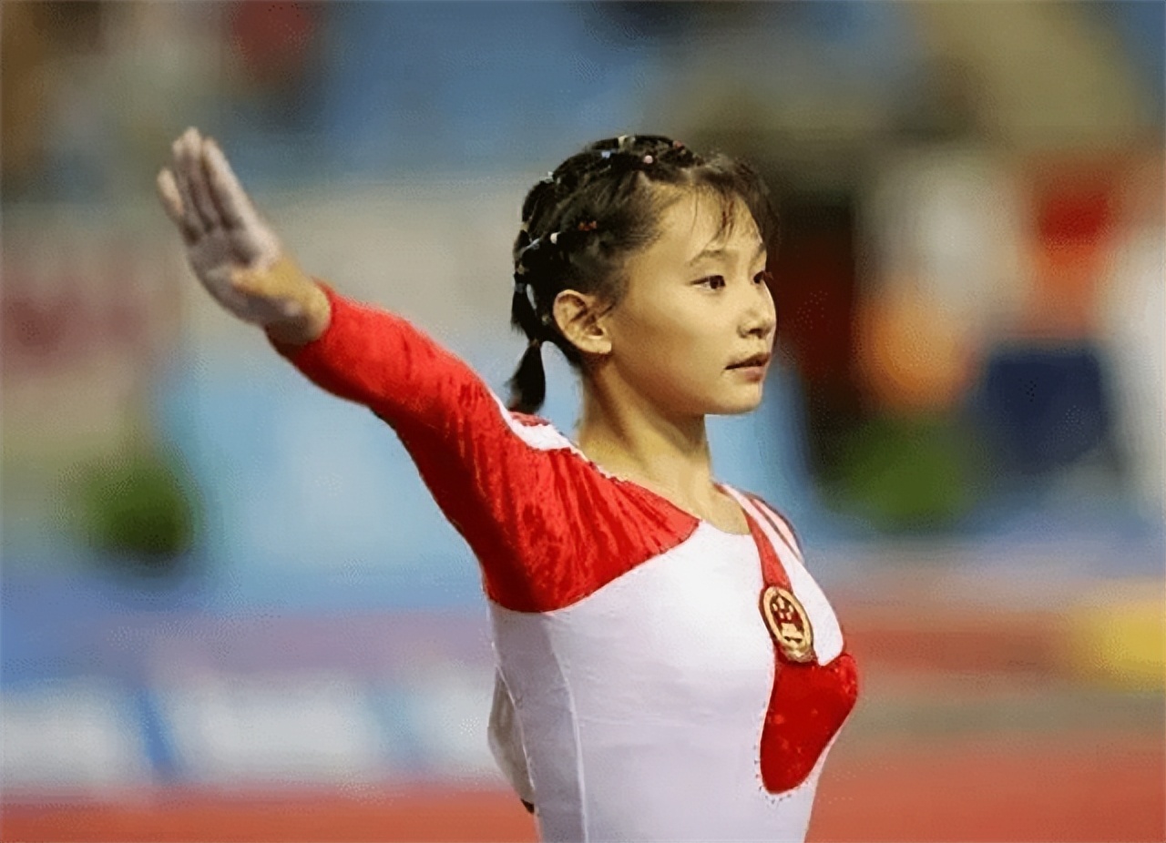 奥运冠军滕海滨(体操女神张楠:倒追奥运冠军滕海滨,如今一家三口幸福