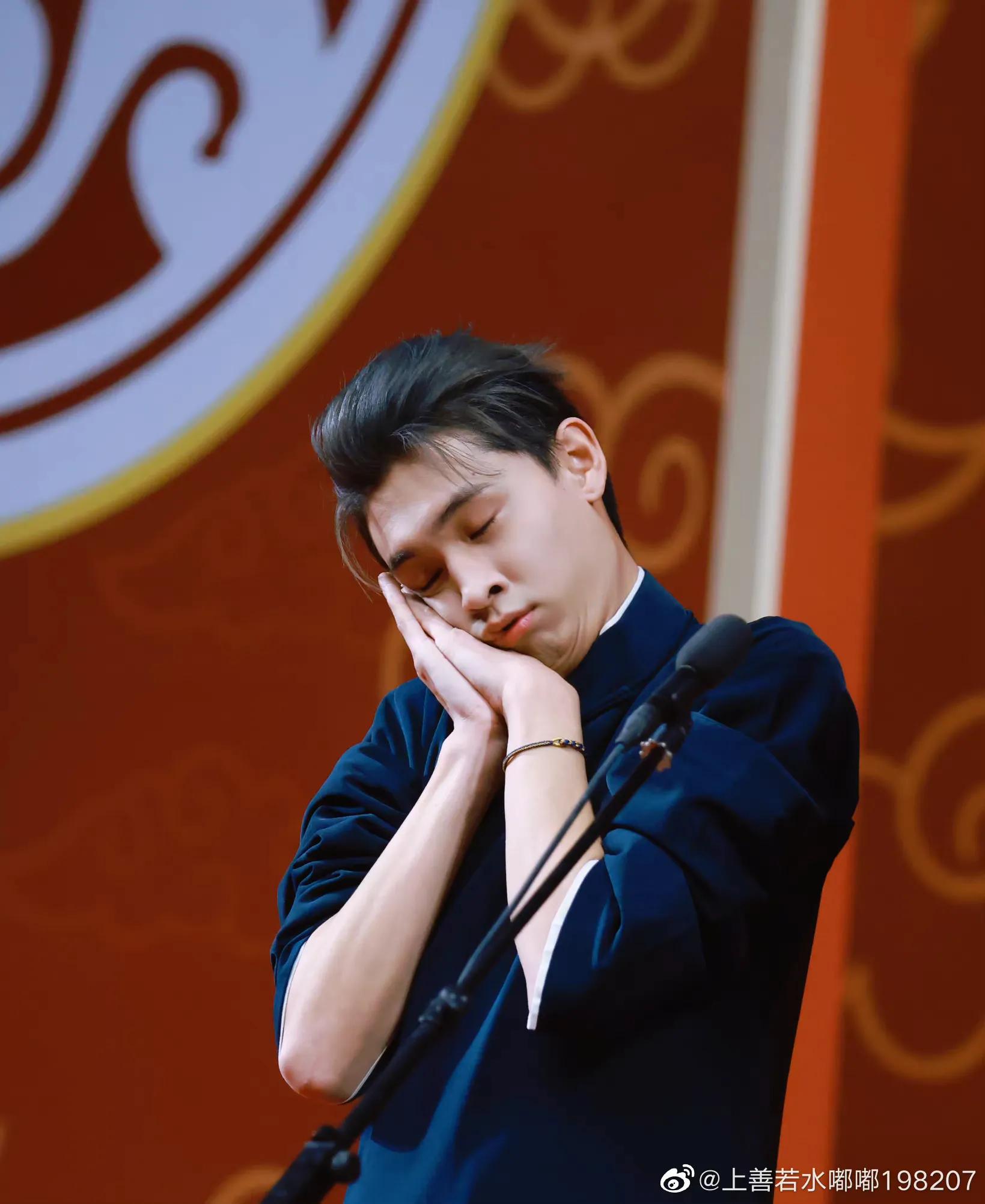 秦霄贤图片高清无水印(德云相声大会第四场,哈哈哈,这一群皮小子哟)