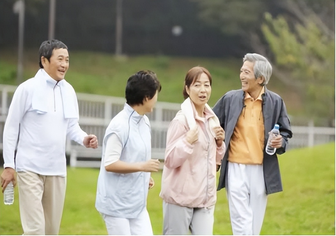 你的老年生活怎么样？4点实在的建议，让你的生活更加潇洒