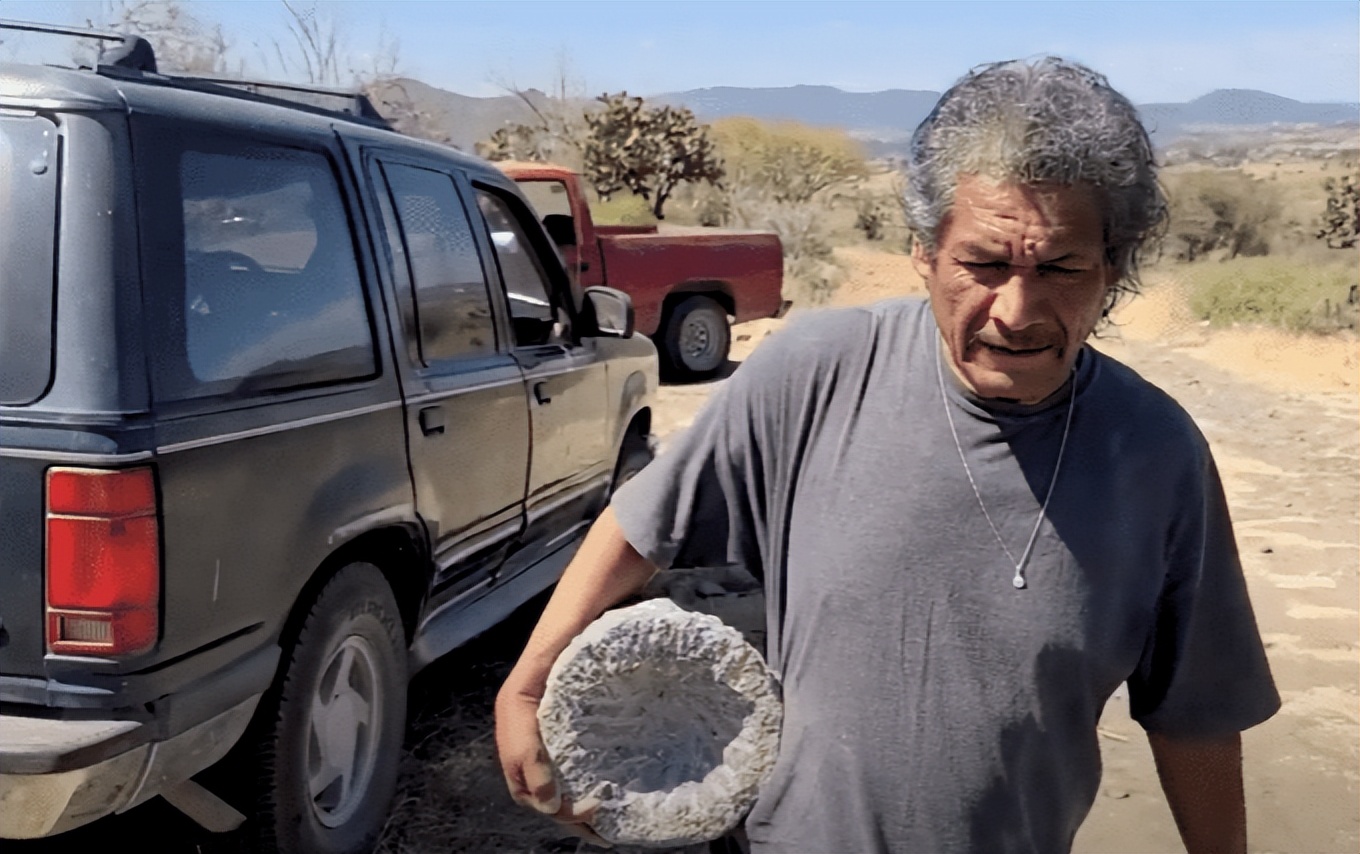 被一枚硬币骗到中国，国外富二代将计就计 学习电商回国帮贫民致富