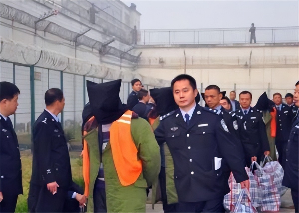 一个死刑犯的最后24小时：秩序、恐惧后的平静和结束