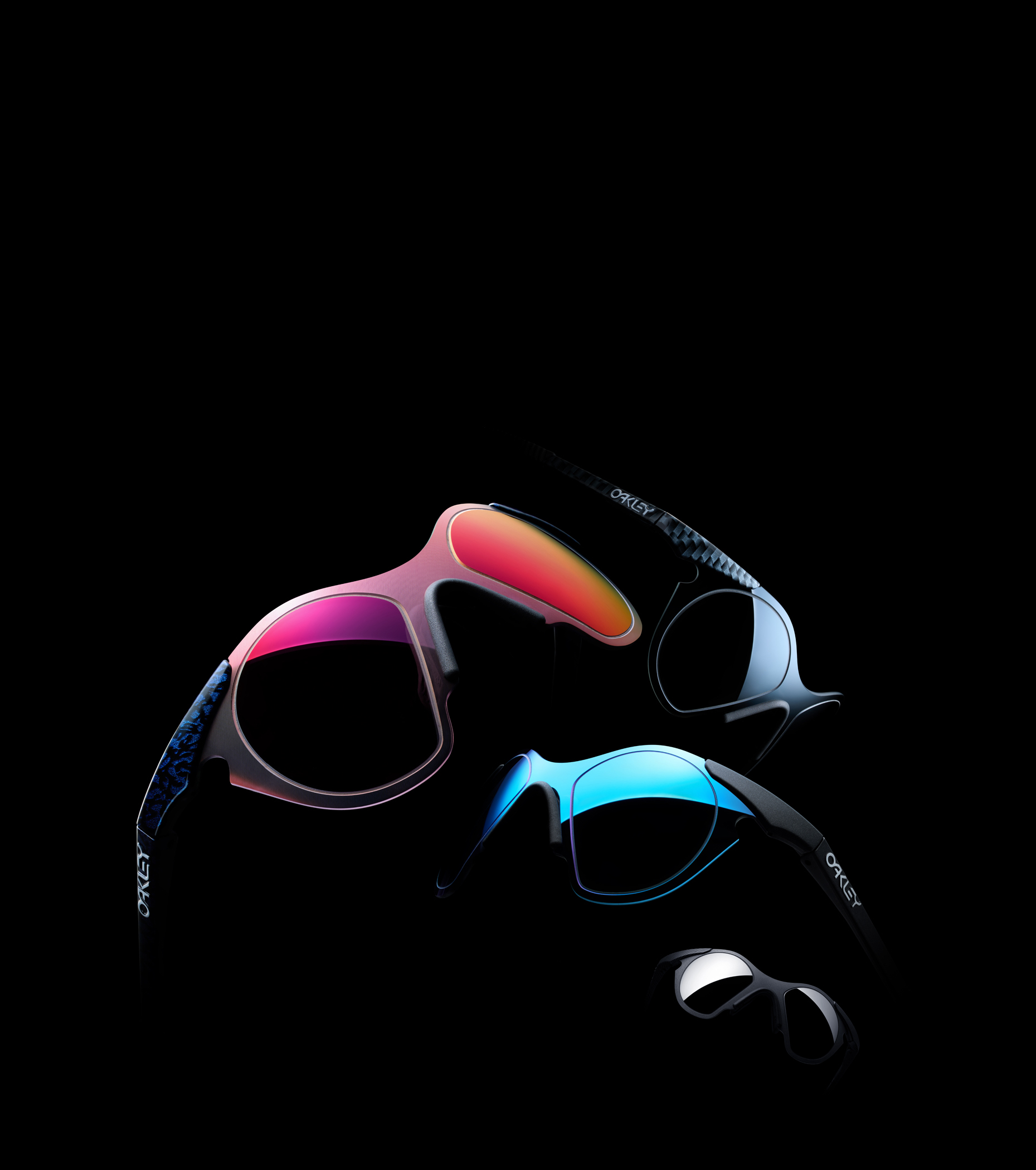 OAKLEY®欧克利SUB ZERO经典重现，90年代设计再引“轻炫”风潮_风尚中国网