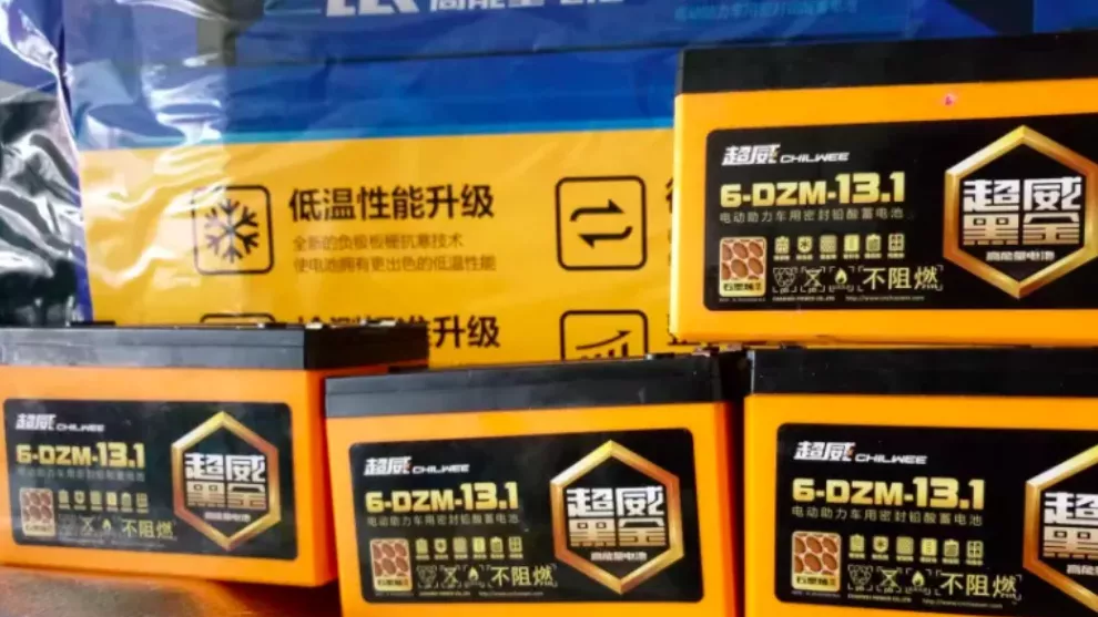 电动车换电池,选超威还是天能?哪个更耐用?维修老师傅教你搞懂