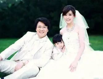 “离婚后至今单身”的15位女星，各有各的心酸，有人差点自杀