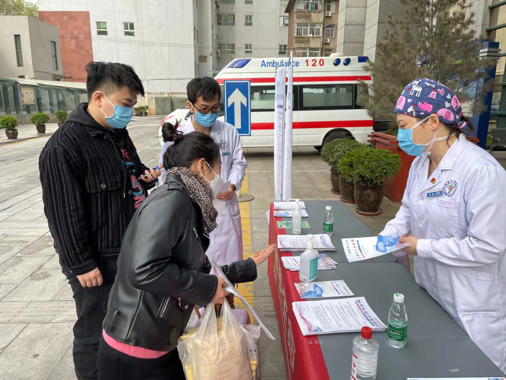 西安市红会医院手术麻醉二科开展“敬畏生命 关注麻醉”宣教活动