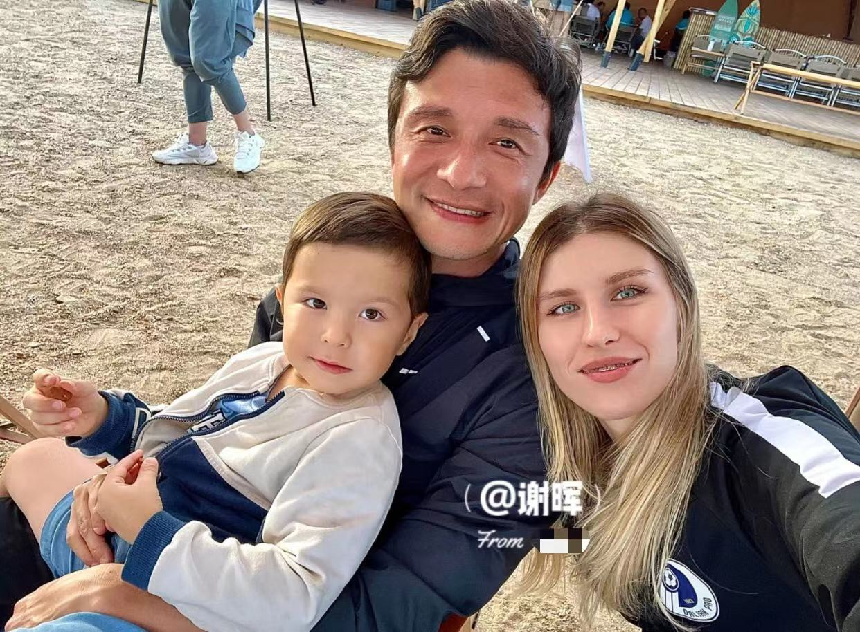 谢晖老婆是俄罗斯(47岁谢晖回上海老家!