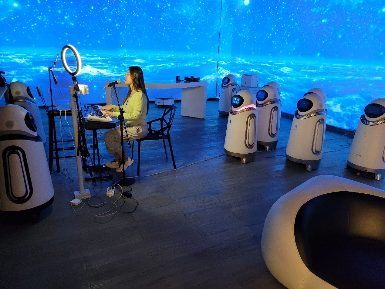 全球首款便携式艾灸机器人问世 智能健康小机器人领域