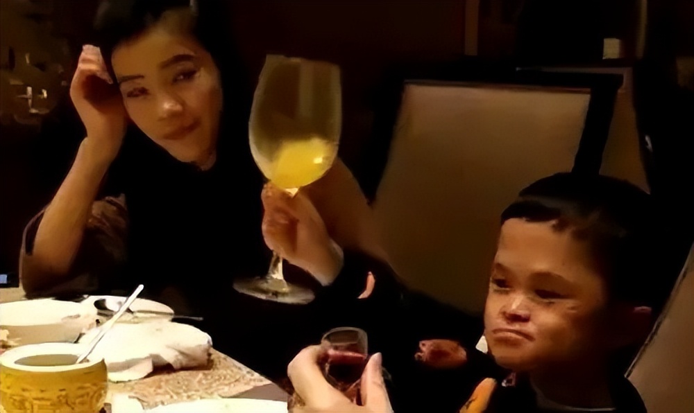 盘点那些被资本毁掉的童星，年纪轻轻身患绝症，还被注射抑制针