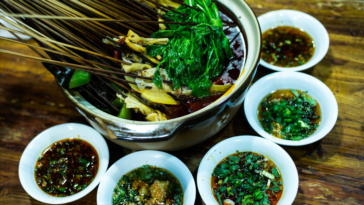 成都十大特色美食，看着都流口水吃起来更香，夫妻肺片仅排第三？