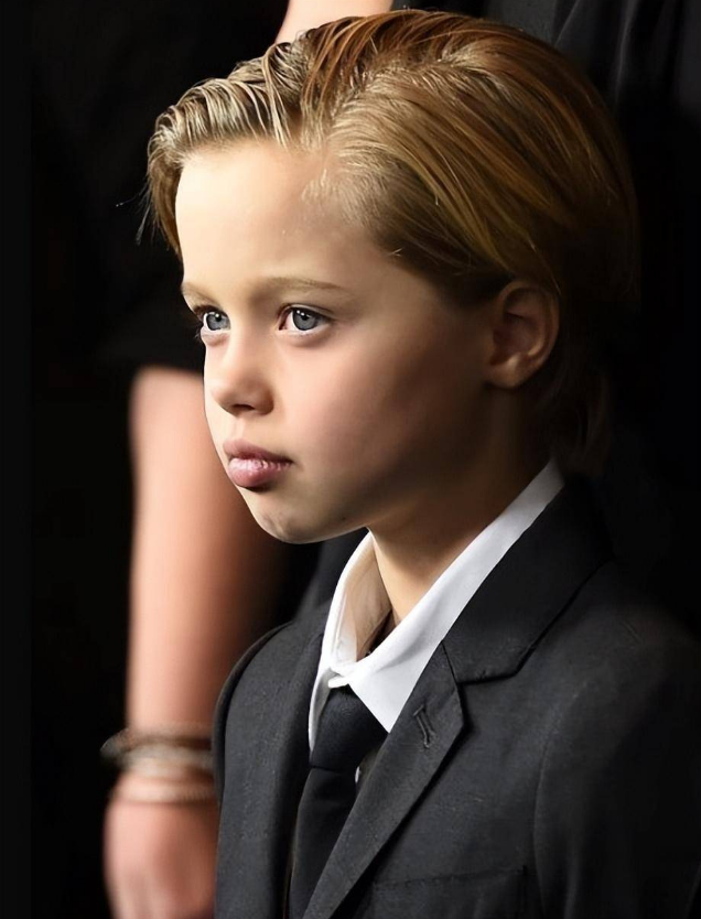 希洛:出生即巅峰,遗传朱莉和皮特的超高颜值,16岁美出水