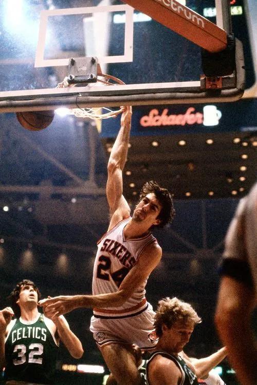 都有哪些nba球員退役球衣（致敬傳奇-盤點NBA各隊退役球衣（76人隊））