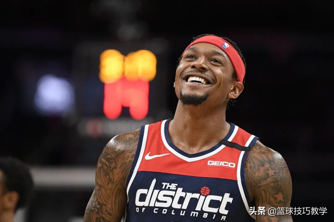 nba为什么不和球员签合同(炸裂！比尔5年2.51亿合同生效！全联盟唯一的特权球员诞生了)