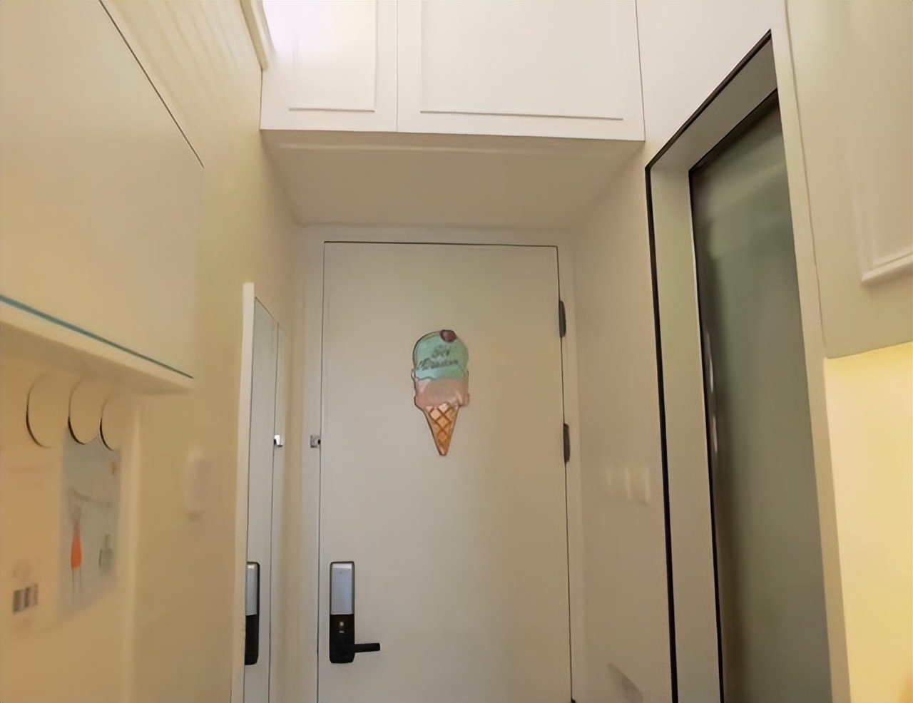 香港90后夫妻，230万买下12㎡纳米楼，全屋应有尽有，网友：服了