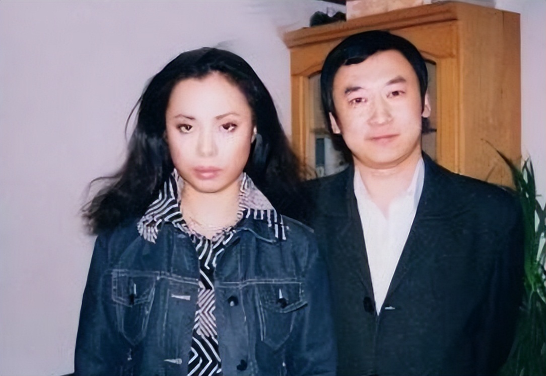 歌手黄绮珊：三婚三离，膝下无儿无女，54岁只有“干儿子”杜海涛