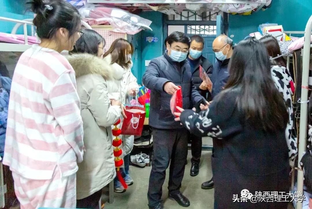 宅宿抗疫丨看理工学子花式宿舍生活